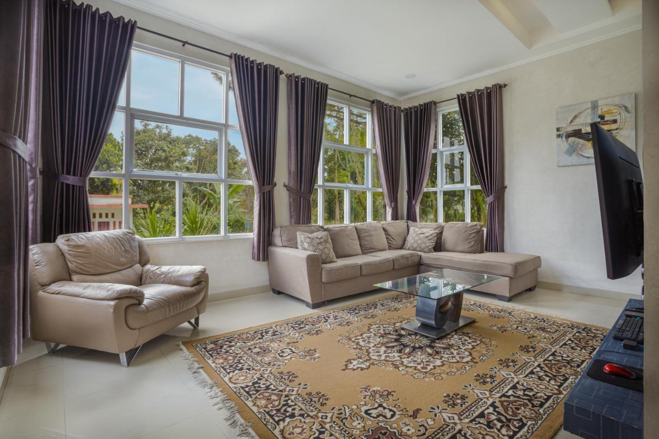 Villa Herrera Puncak Εξωτερικό φωτογραφία