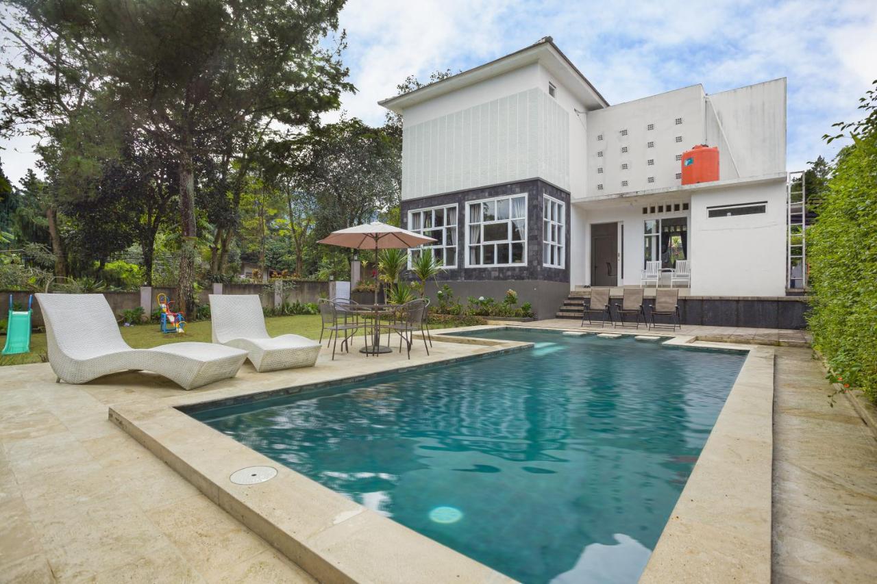 Villa Herrera Puncak Εξωτερικό φωτογραφία
