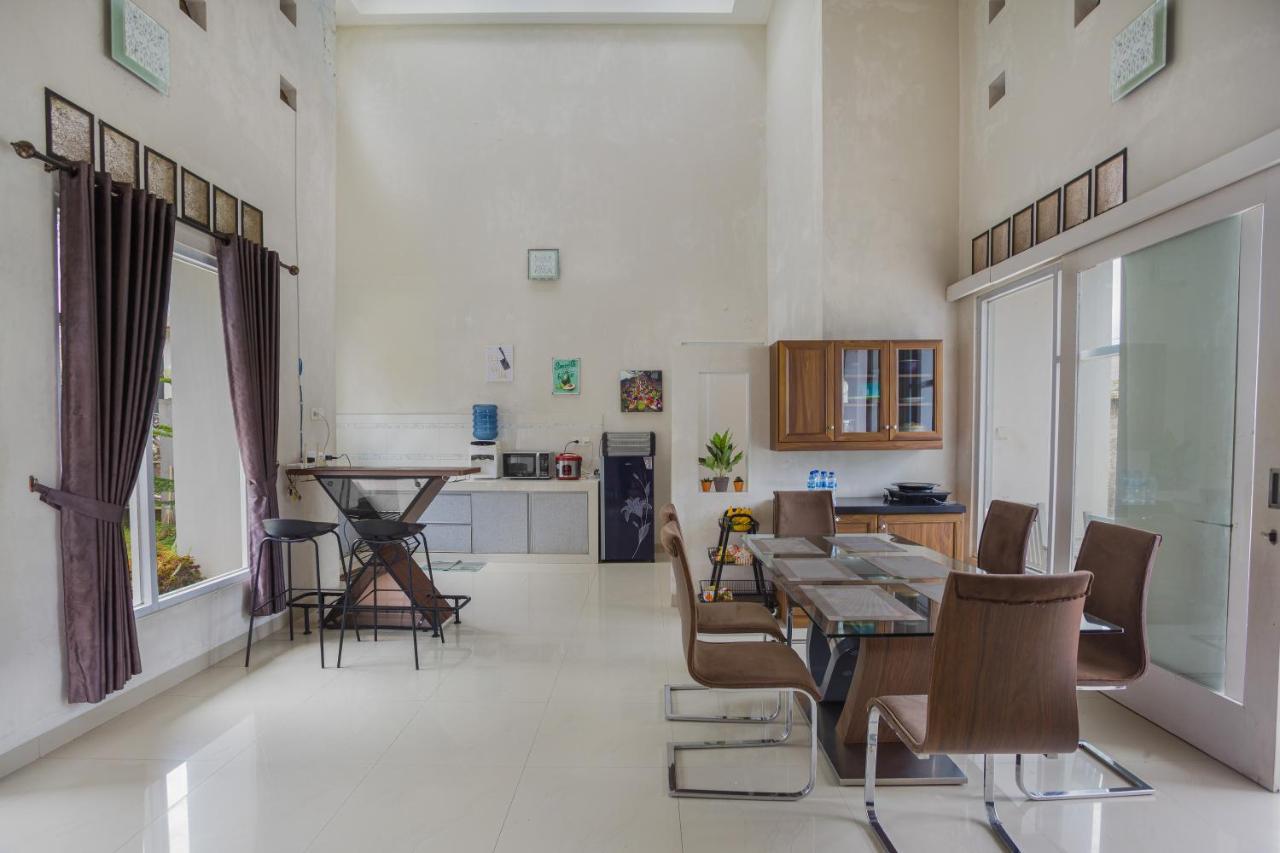 Villa Herrera Puncak Εξωτερικό φωτογραφία