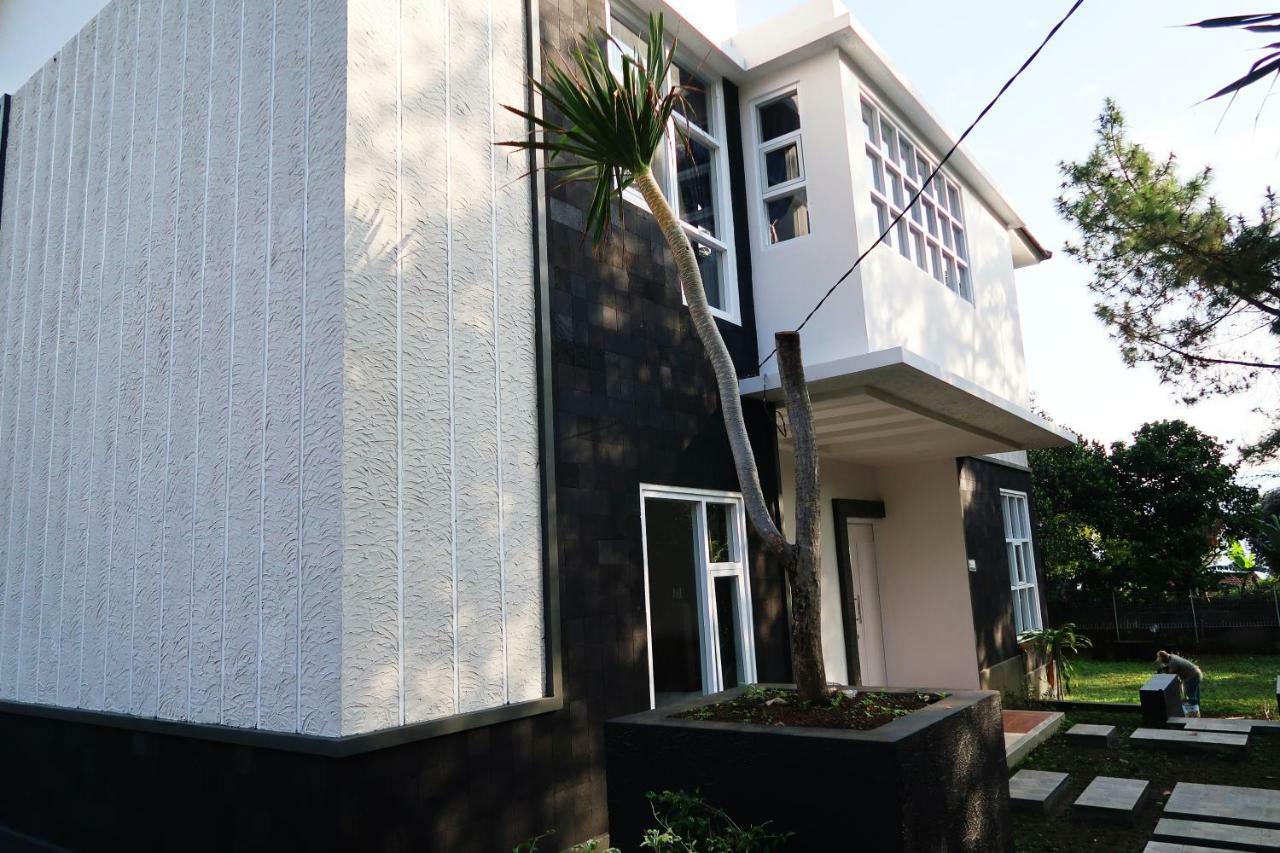 Villa Herrera Puncak Εξωτερικό φωτογραφία